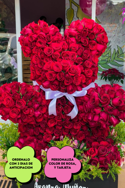 Escultura de oso 400 rosas